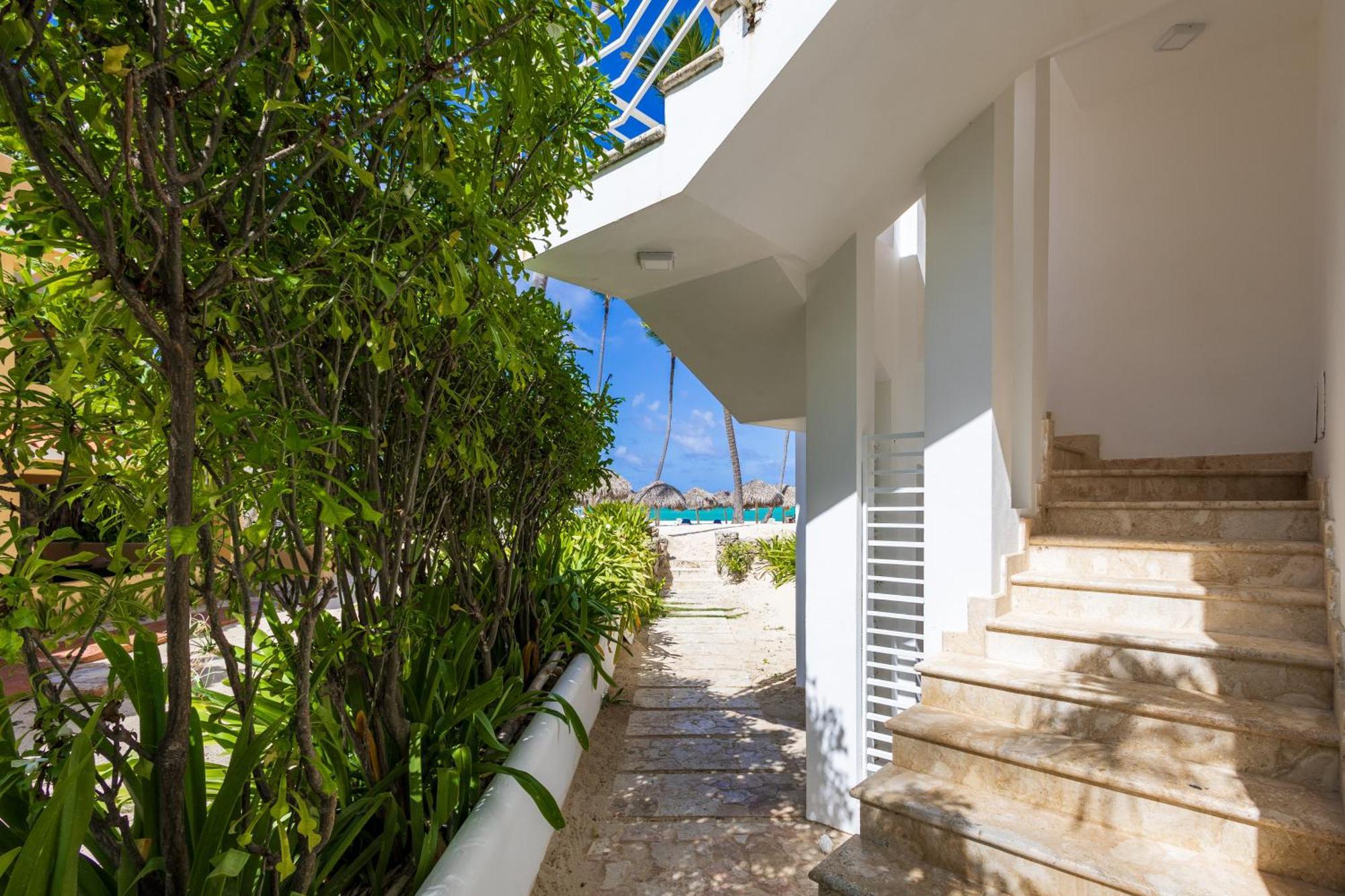 Prime Ocean View Punta Cana Apartments - 3-Bedroom Getaway With Private Terrace On Bavaro Beach Kültér fotó